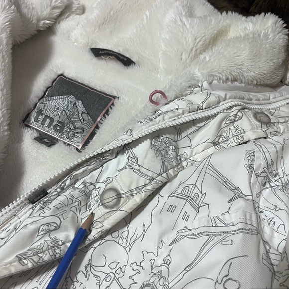 Aritzia TNA Kaleidoscope Hooded Jacket Graphic Medium White - Picture 10 of 10